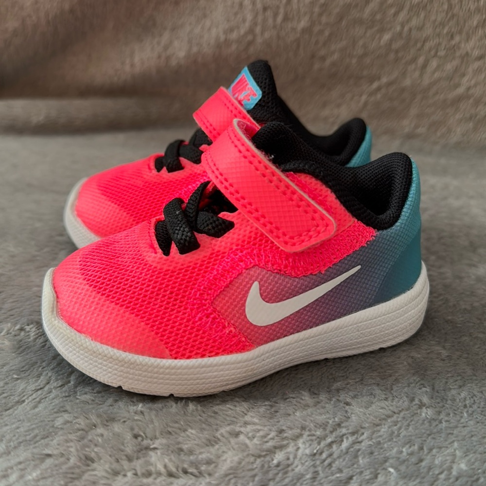 Baby girl 3c Nike Revolution 3s